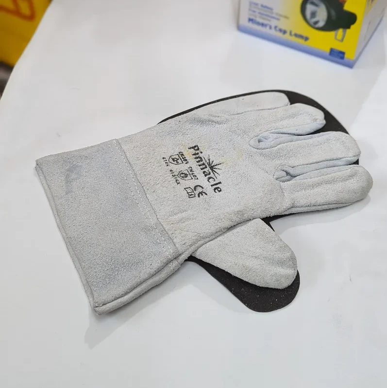 Chrome leather brick glove with rubber palm